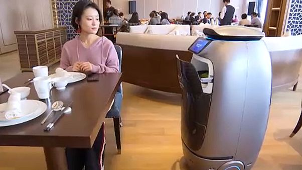 Megnyitotta első robothoteljét az Alibaba Kínában Megnyitotta első robothoteljét az Alibaba Kínában