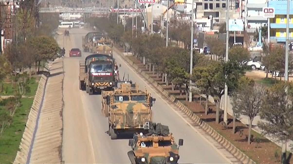 شاهد: التعزيزات العسكرية التركية على جانبي الحدود مع سوريا شاهد: التعزيزات العسكرية التركية على جانبي الحدود مع سوريا