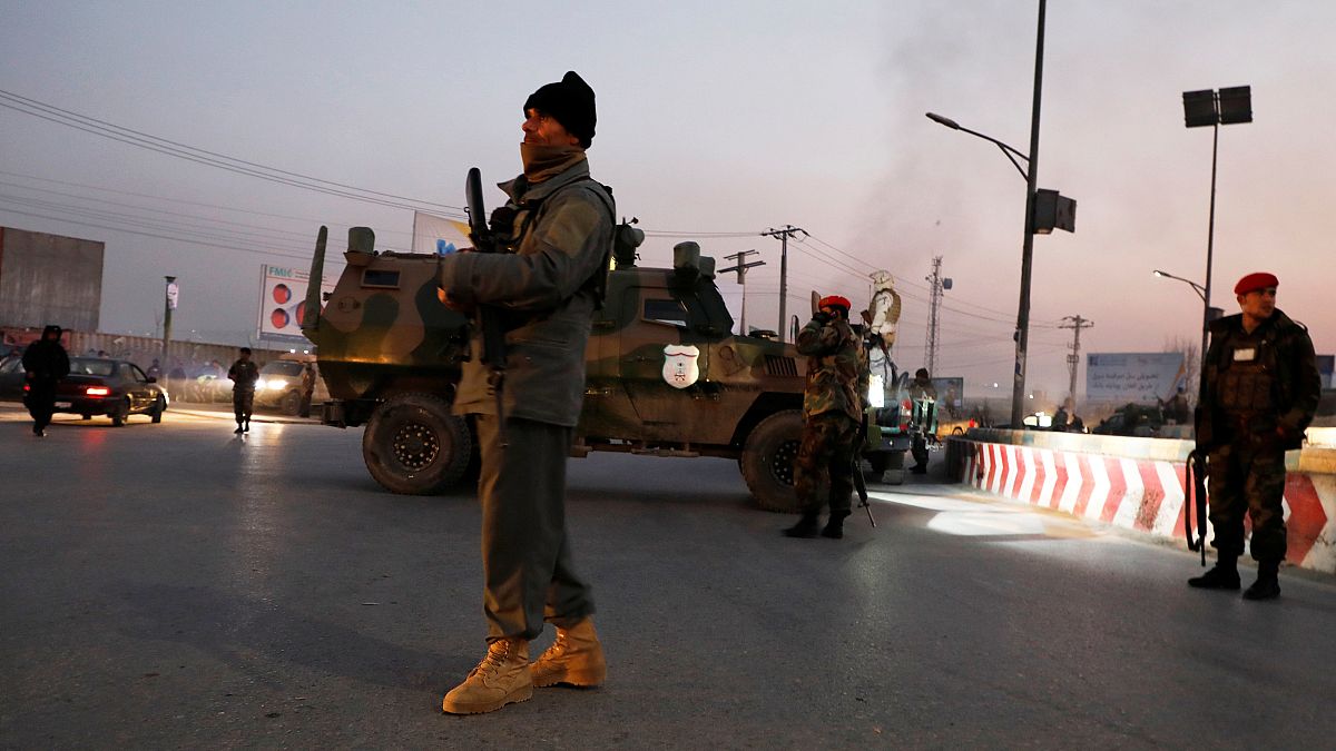 Başkent Kabil'de bombalı araç saldırısının ardından 7 saat süren çatışma