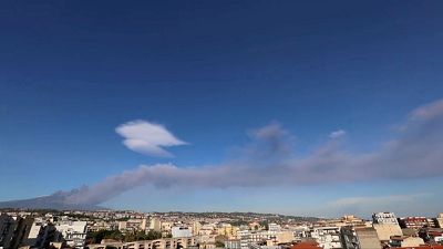 Sciame sismico, l'Etna si risveglia la Vigilia di Natale