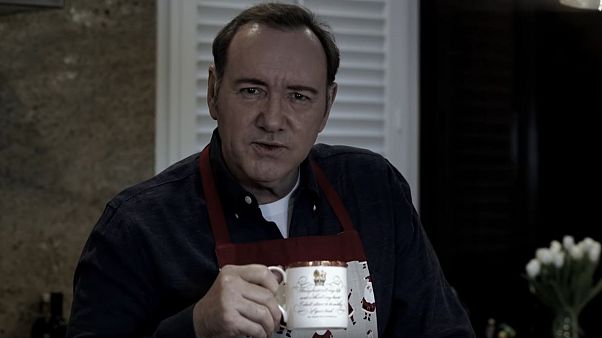 Kevin Spacey si difende in un video: "Non pagherò per quello che non ho fatto" Kevin Spacey si difende in un video: "Non pagherò per quello che non ho fatto"