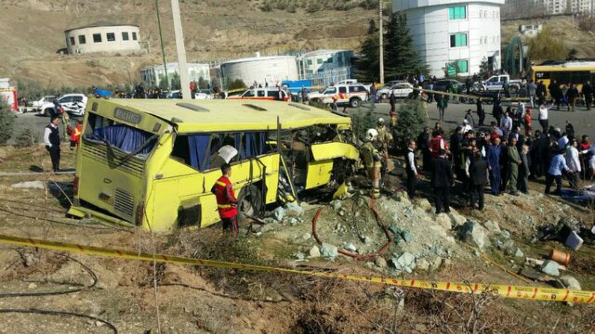 واژگونی اتوبوس در واحد علوم و تحقیقات دانشگاه آزاد تهران ۹ کشته بر جای گذاشت