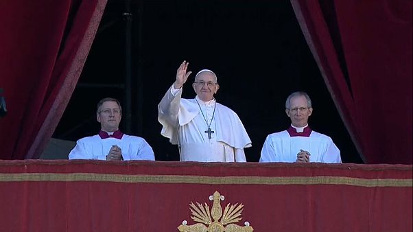Tutti i colori del Papa per l'unità della Terra Tutti i colori del Papa per l'unità della Terra
