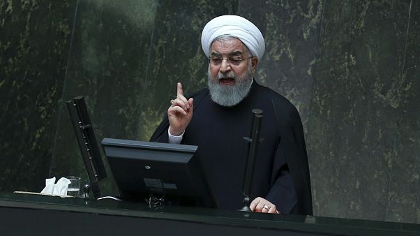 روحاني يقدم موازنة حجمها 47 مليار دولار إلى البرلمان الإيراني روحاني يقدم موازنة حجمها 47 مليار دولار إلى البرلمان الإيراني