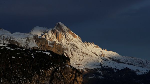 33-jährige Snowboarderin stirbt bei Lawinenunfall in Österreich 33-jährige Snowboarderin stirbt bei Lawinenunfall in Österreich
