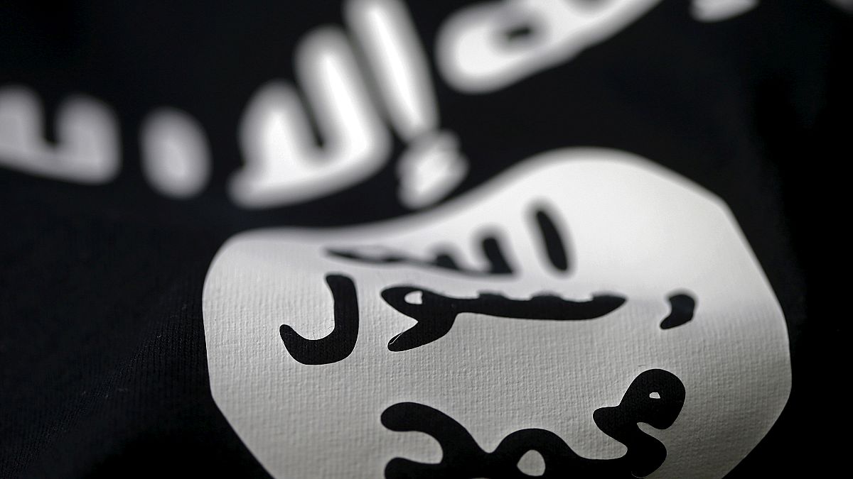 ألمانيا تعثر على علم لداعش بعد ما يشتبه بأنه هجوم على السكك الحديدية