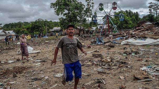 Falso alarme de novo tsunami assusta indonésios Falso alarme de novo tsunami assusta indonésios