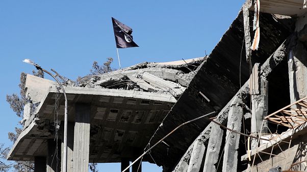 التحالف بقيادة أمريكا يعلن عن شن ضربات جوية على متشددين في سوريا التحالف بقيادة أمريكا يعلن عن شن ضربات جوية على متشددين في سوريا