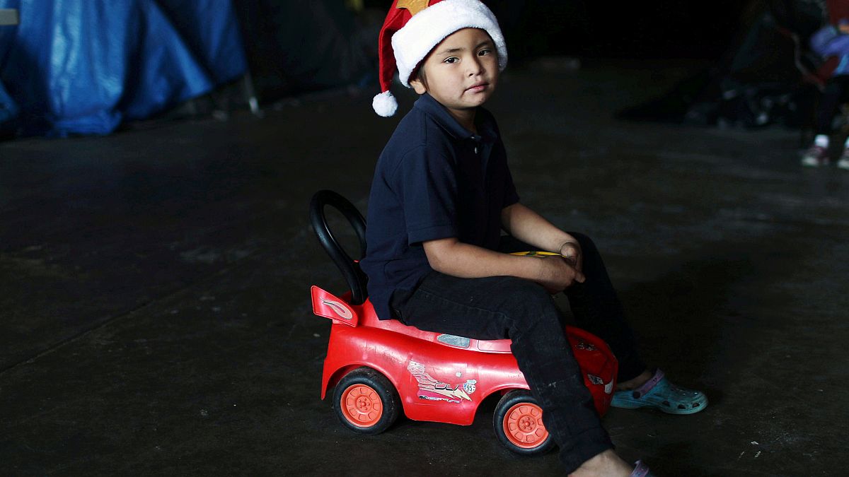 "Ein bisschen Wärme": Weihnachtsgeschenke für Migranten in Tijuana