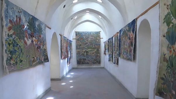 مركز فني يسعى للحفاظ على إرث مصر في صناعة السجاد اليدوية مركز فني يسعى للحفاظ على إرث مصر في صناعة السجاد اليدوية