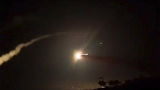  صواريخ تحلق في السماء بالقرب من دمشق في سوريا - 25 كانون الأول / ديسمبر 2018.