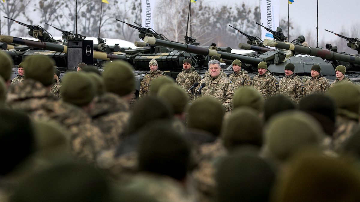 Ukrainian President Petro Poroshenko addresses servicemen on Dec 21, 2018.