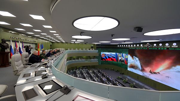 Putin e i suoi supermissili Putin e i suoi supermissili