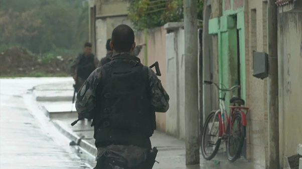 Milícias paramilitares aumentam poder no Rio de Janeiro Milícias paramilitares aumentam poder no Rio de Janeiro