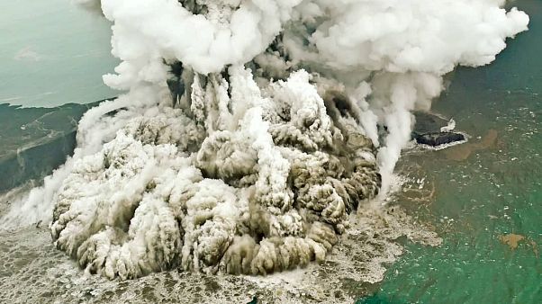 Átirányították a repülőjáratokat a Krakatau térségéből Átirányították a repülőjáratokat a Krakatau térségéből