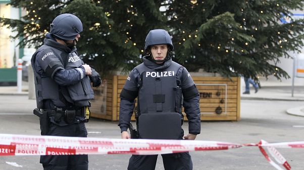 بعد تحذير من مجهول.. شرطة النمسا تعلن خلو كاتدرائية سان ستيفنز من أي عبوة ناسفة بعد تحذير من مجهول.. شرطة النمسا تعلن خلو كاتدرائية سان ستيفنز من أي عبوة ناسفة