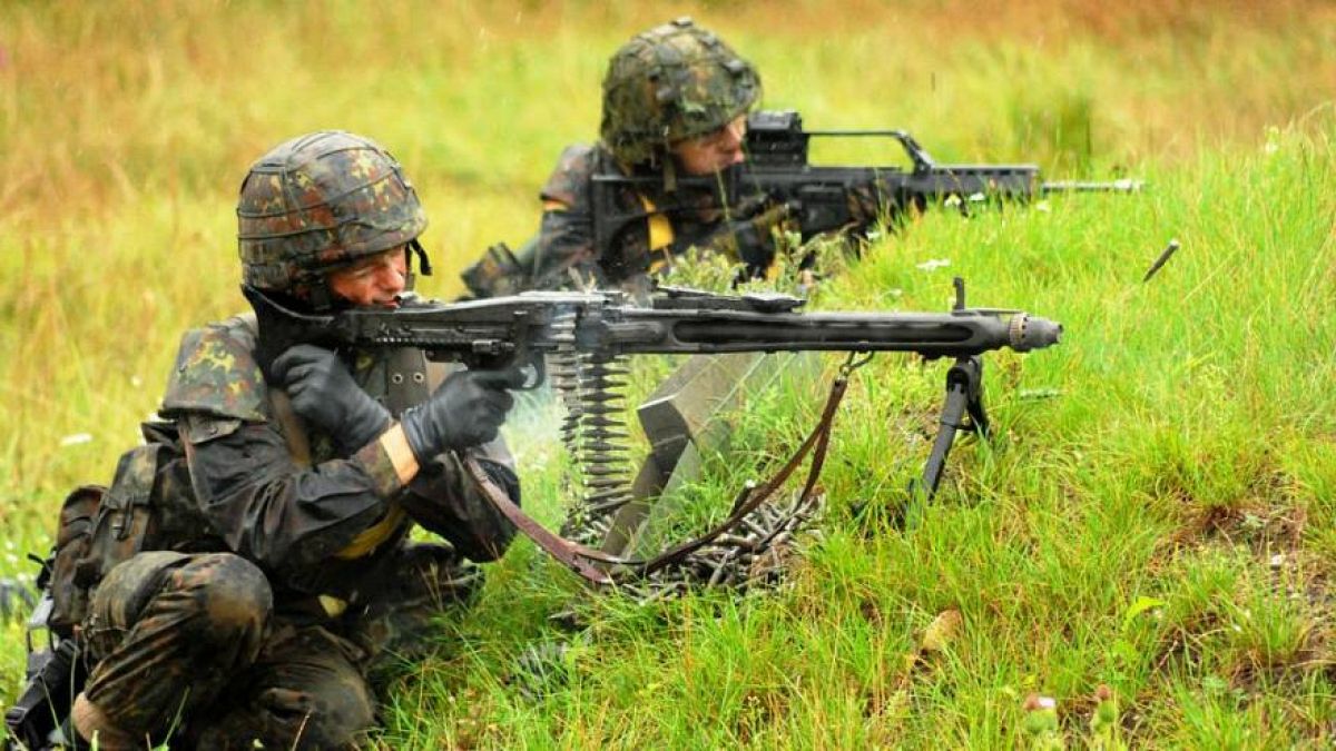 Forças Armadas alemãs admitem recrutar estrangeiros