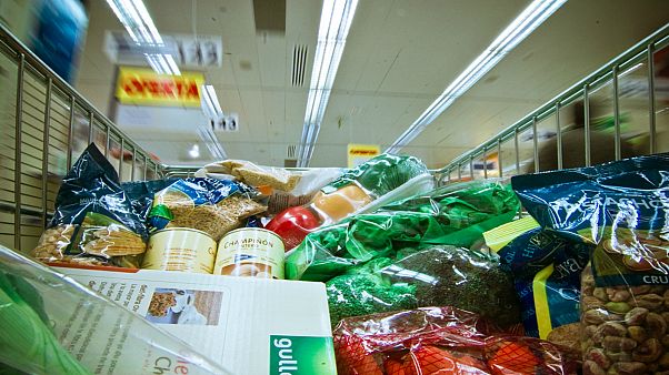الشرطة البريطانية تؤمن "طعام عيد الميلاد" لرجل كان يسرق لإطعام أسرته الشرطة البريطانية تؤمن "طعام عيد الميلاد" لرجل كان يسرق لإطعام أسرته