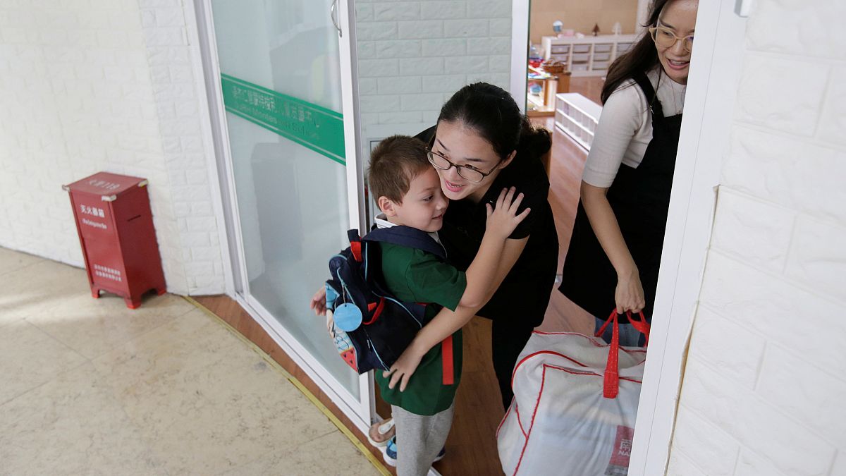 الحكم بسجن معلمة روضة في الصين 18 شهراً بتهمة إساءة معاملة الأطفال 