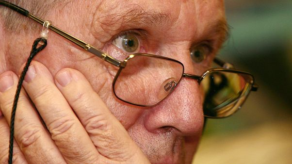 Amos Oz in 2006 at the Russian PEN centre in Moscow Amos Oz in 2006 at the Russian PEN centre in Moscow