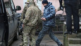 الكرملين: سنتعامل مع البحارة الأوكرانيين وفقا للقانون الروسي