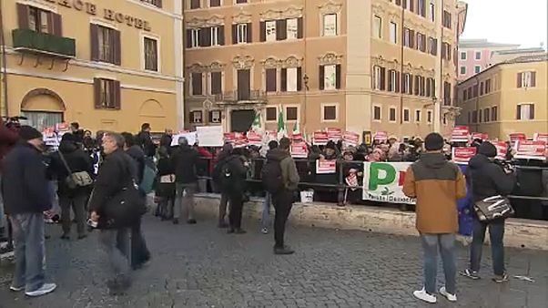 Italian government easily defeats vote of no-confidence Italian government easily defeats vote of no-confidence
