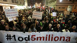 50 mil pessoas exigiram liberdade de imprensa e eleições justas na Sérvia