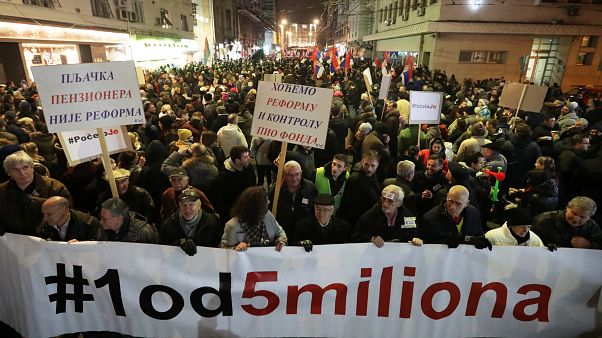 Демонстрация против Вучича и пенсионной реформы Демонстрация против Вучича и пенсионной реформы