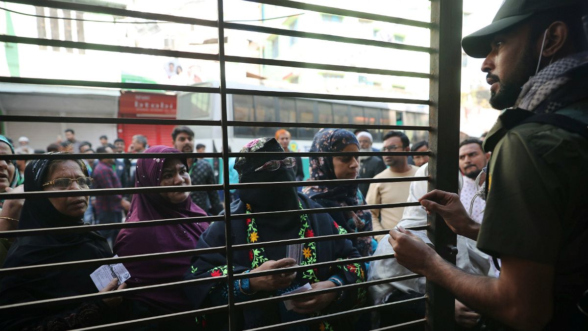 Forças de segurança estiveram muito ativas durante eleições do Bangladesh
