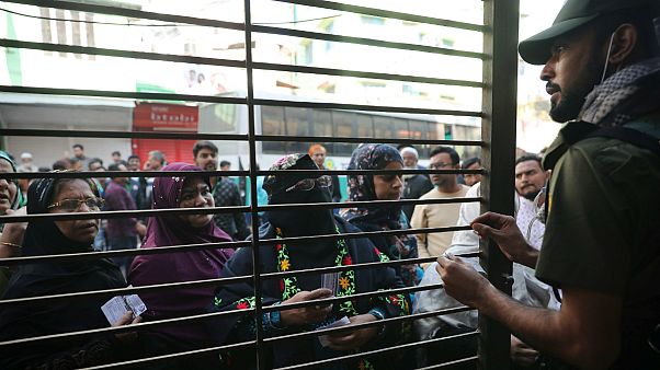 Forças de segurança estiveram muito ativas durante eleições do Bangladesh Forças de segurança estiveram muito ativas durante eleições do Bangladesh