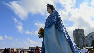 Video | Brezilya: Deniz tanrıçası Yemanja anılarak yeni yıl kutlandı