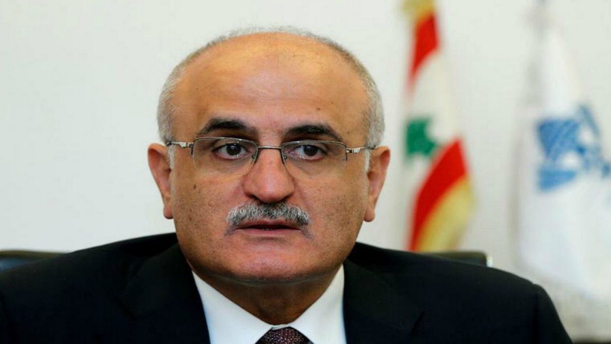 وزير المال في لبنان يحذر من أزمة مالية وتشكيل الحكومة لازال دخانه أسود