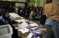 Afganistan Seçim Komisyonu görevlileri 