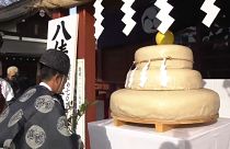 Um divino bolo de arroz com 700 quilos