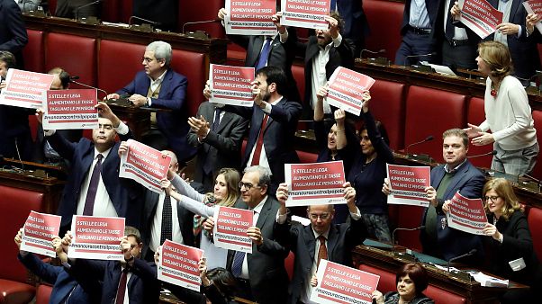 İtalya, AB ile yaşanan krizin ardından revize edilen bütçeyi onayladı İtalya, AB ile yaşanan krizin ardından revize edilen bütçeyi onayladı