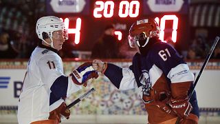 Putin als Torjäger: Fünf Volltreffer beim Eishockey auf Rotem Platz