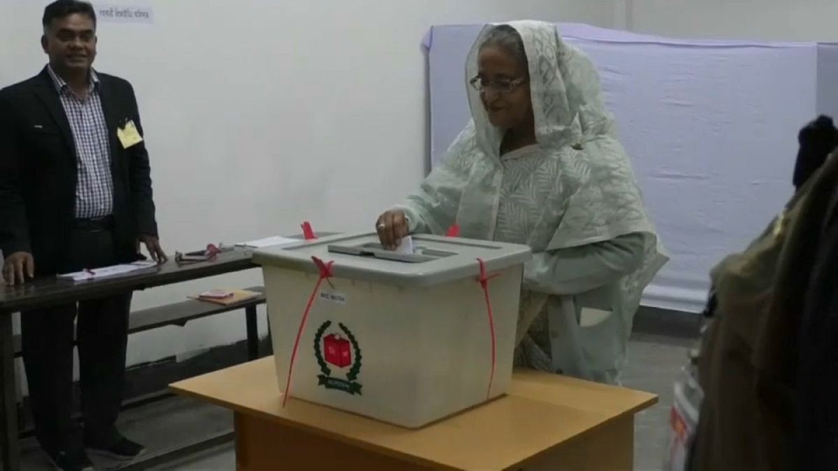 Wahl in Bangladesch: 3. Amtszeit für Premierministerin - Opposition will Neuwahl