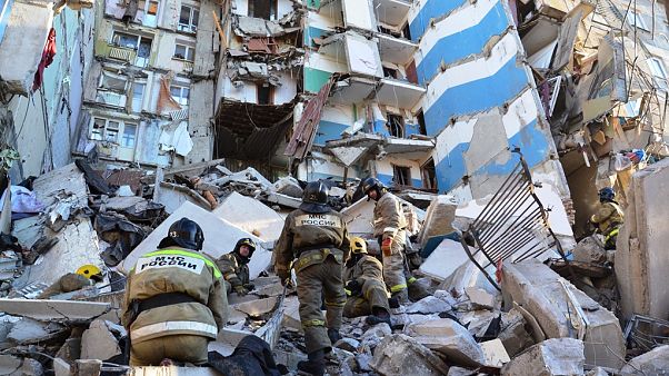 Взрыв в жилом доме в Магнитогорске, есть жертвы Взрыв в жилом доме в Магнитогорске, есть жертвы