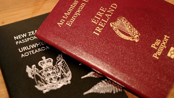 Brexit: 2018'de İrlanda pasaportuna başvuran İngiliz sayısı yüzde 22 arttı Brexit: 2018'de İrlanda pasaportuna başvuran İngiliz sayısı yüzde 22 arttı