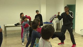 Jorge Pina ensina boxe no Bairro Afredo Bensaúde, em Lisboa
