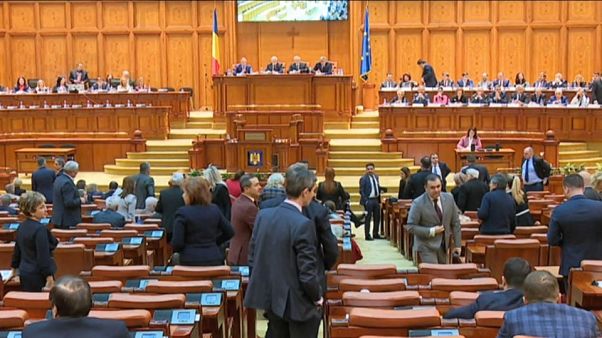 Romania, da Juncker pesanti critiche alla vigilia del semestre europeo Romania, da Juncker pesanti critiche alla vigilia del semestre europeo