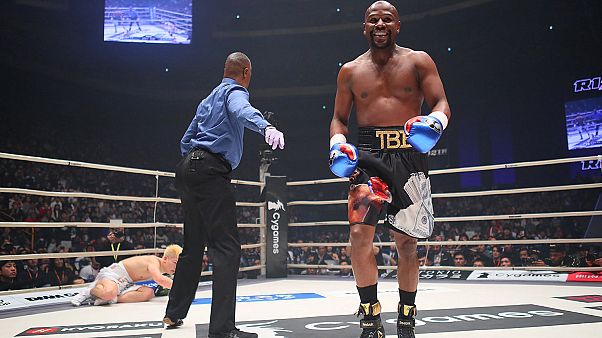 Mayweather Japon rakibini 2 dakikada devirdi 9 milyon kazandı Mayweather Japon rakibini 2 dakikada devirdi 9 milyon kazandı