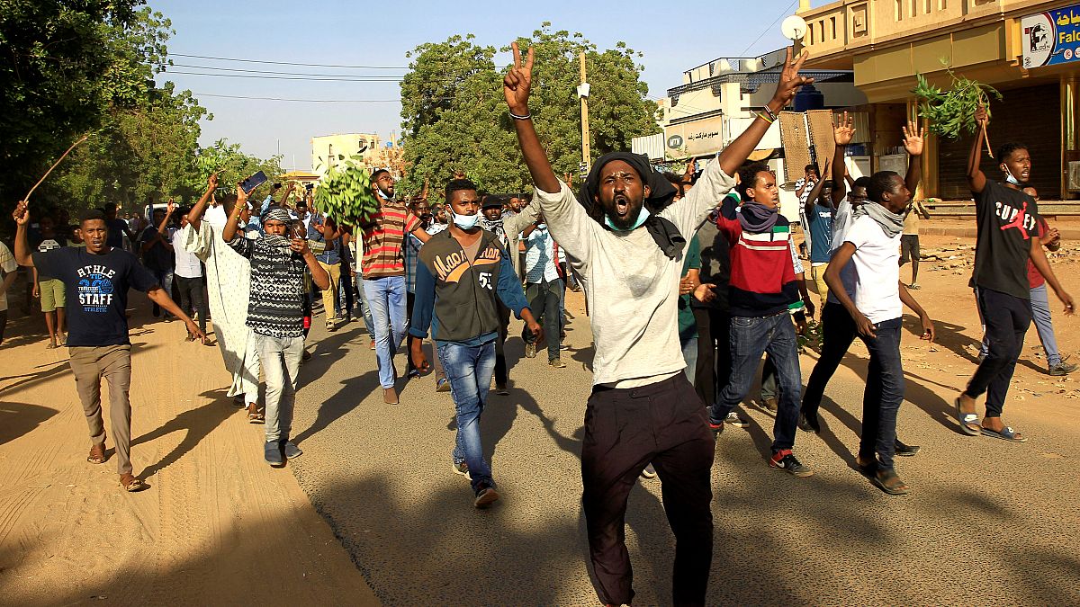 السودان: اعتقال أكثر من 800 شخص خلال الاحتجاجات المستمرة