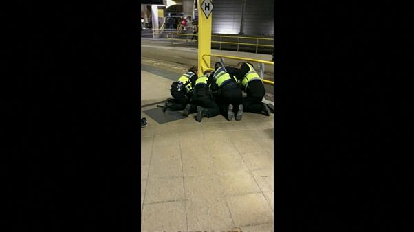 Gb, tre accoltellati a Manchester: un arresto. Indaga l'antiterrorismo Gb, tre accoltellati a Manchester: un arresto. Indaga l'antiterrorismo