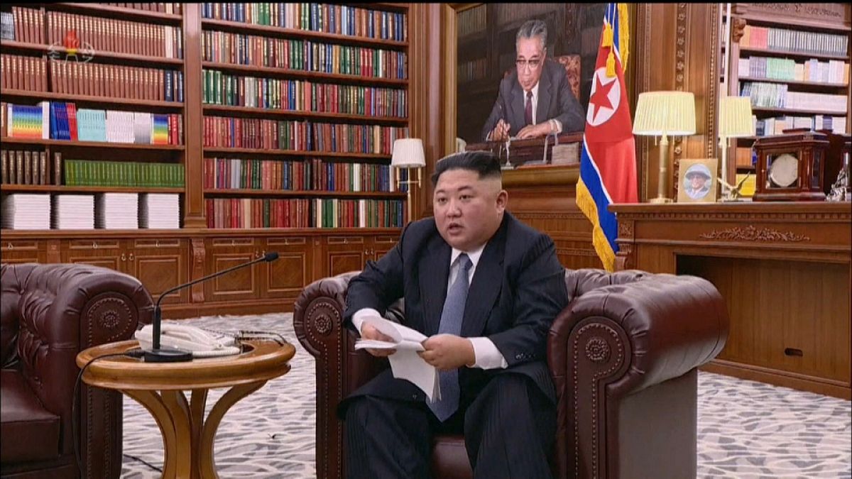 Kim Jong-Un agli Usa: "Si al dialogo, ma rispettate gli impegni"