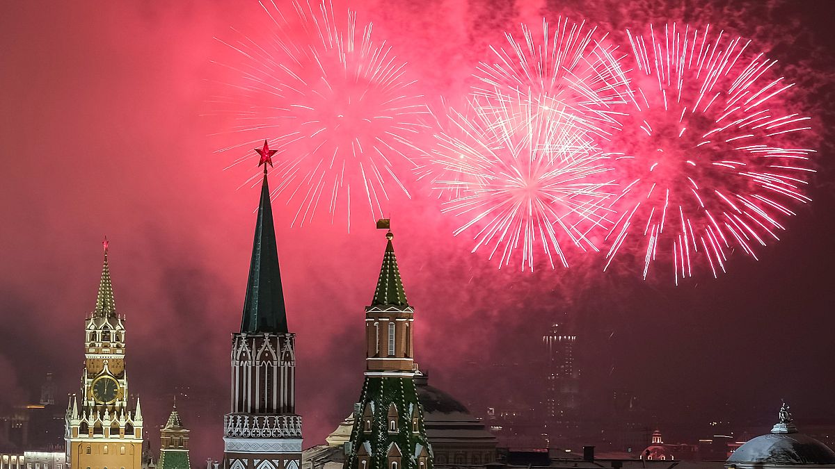 Фото и видео: новогодние гулянья в разных уголках планеты 