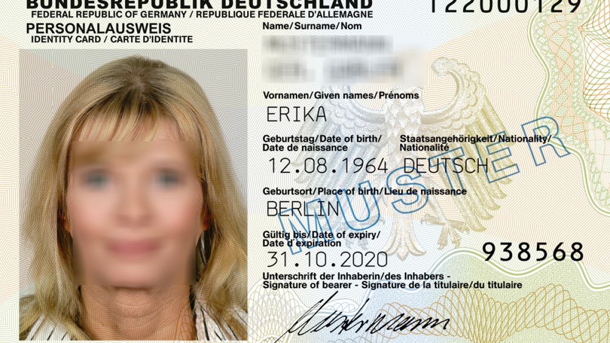 فئة جديدة إلى جانب فئتيْ "ذكر" و"أنثى" في بطاقات الهوية الألمانية
