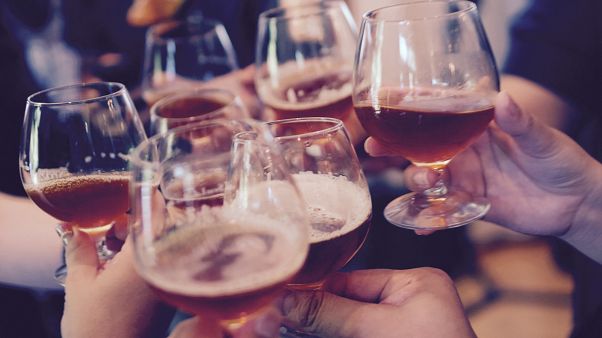 ¿En qué países europeos los hogares gastan más y menos en bebidas alcohólicas? ¿En qué países europeos los hogares gastan más y menos en bebidas alcohólicas?