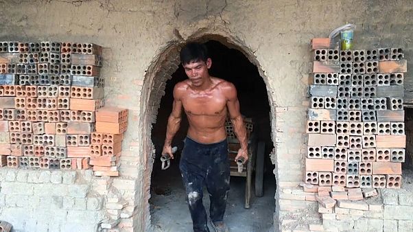 Cambodge : des cas d'esclavagisme dans des usines de briques Cambodge : des cas d'esclavagisme dans des usines de briques