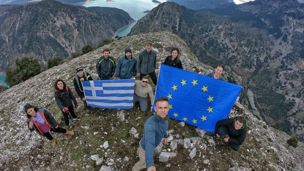 Αποχαιρετώντας το 2018 από τα βουνά της Κοιλάδας του Αχελώου Αποχαιρετώντας το 2018 από τα βουνά της Κοιλάδας του Αχελώου